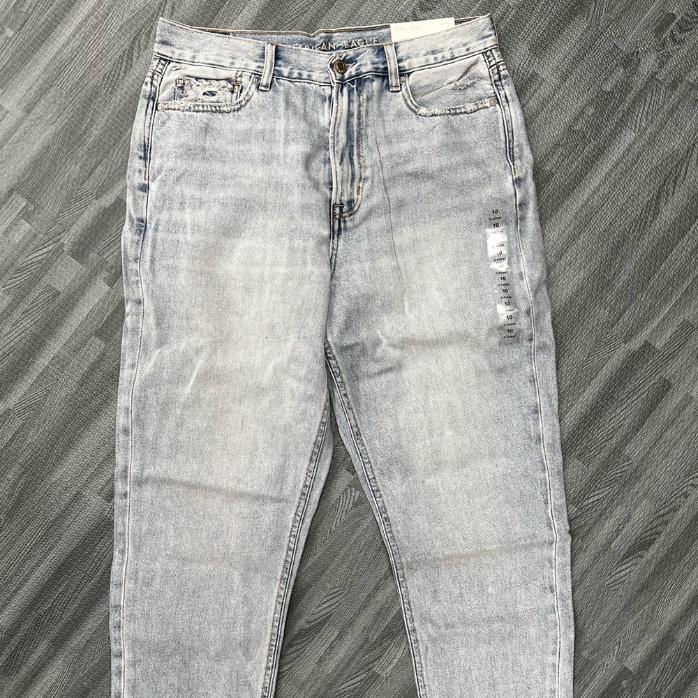 American Eagle Outfitters Light Blue High Rise Jeans - Picture 2 of 5